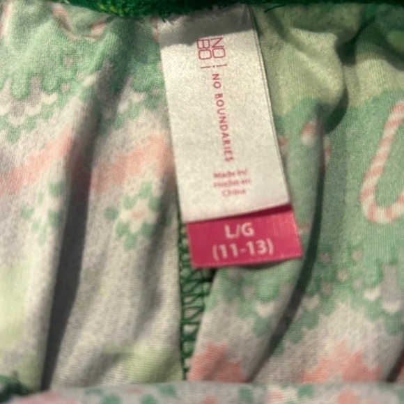 No boundaries Holiday Leggings Large - Picture 5 of 7